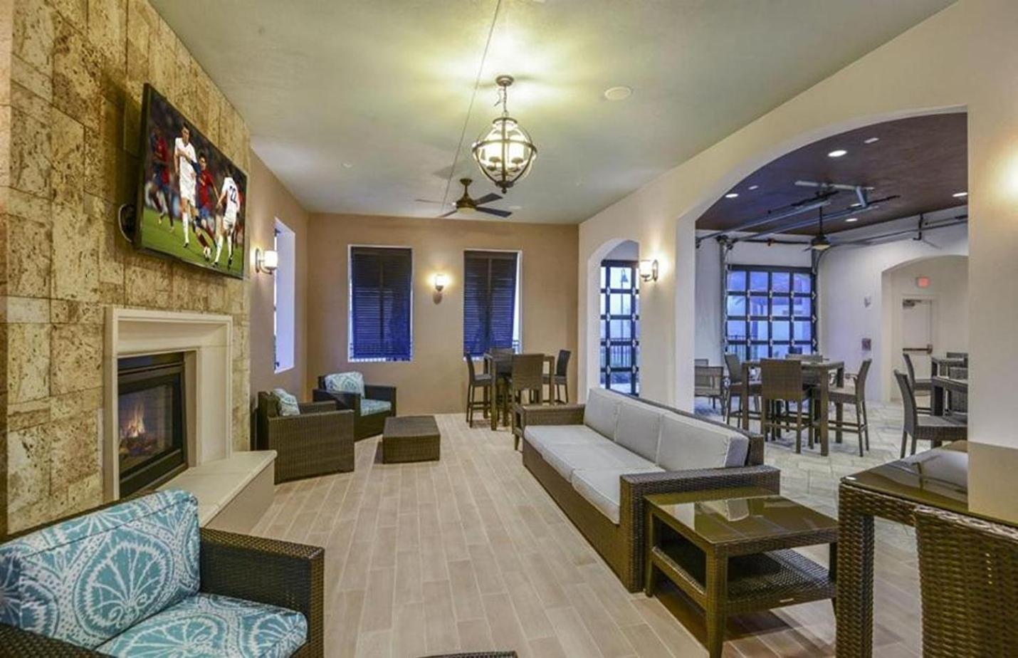 Beautiful Townhome Wprivate Pool 7 Mi To Disney Kissimmee Kültér fotó
